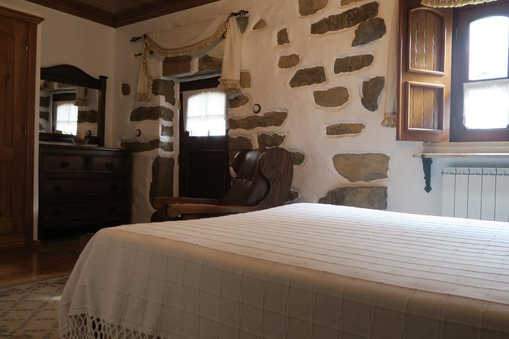 Noz Por Ca... Turismo Em Espaco Rural Farm stay Alcaria (Leiria)